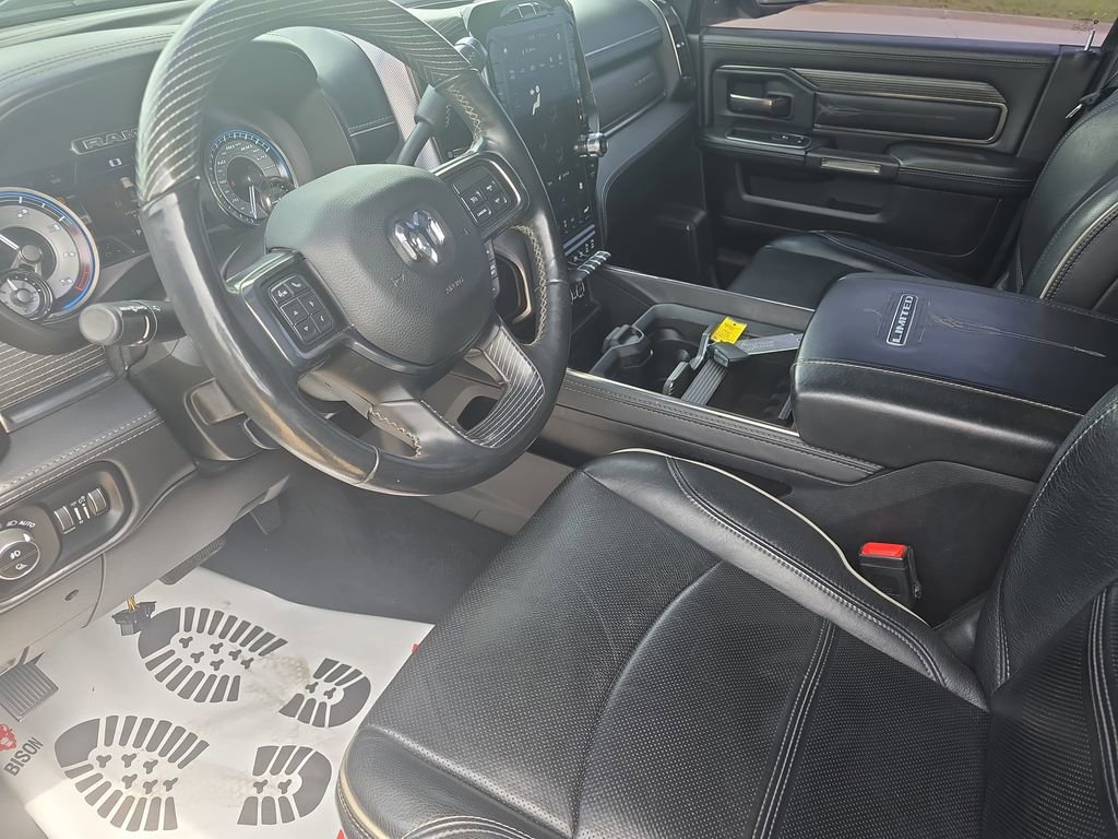 Used 2020 RAM 2500 Limited w/ Black Appearance Package AWD/4WD image 16