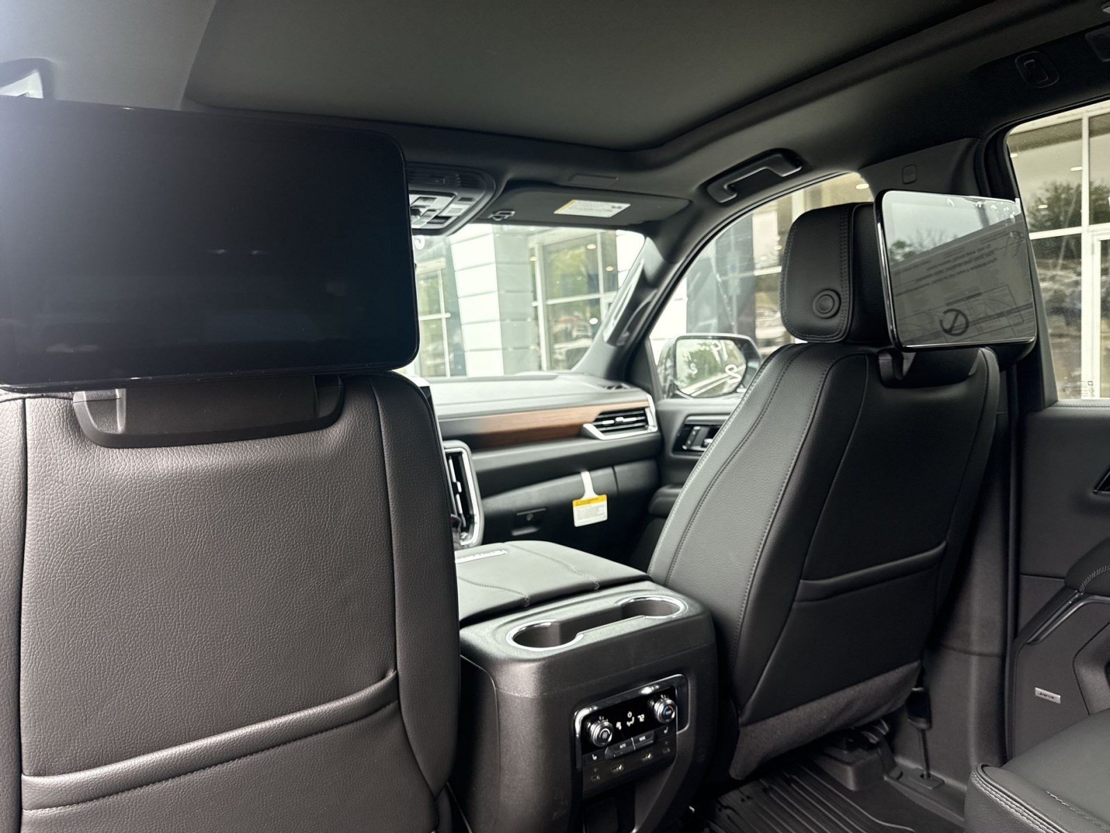New 2026 GMC Yukon Denali w/ Denali Reserve Package AWD/4WD image 19