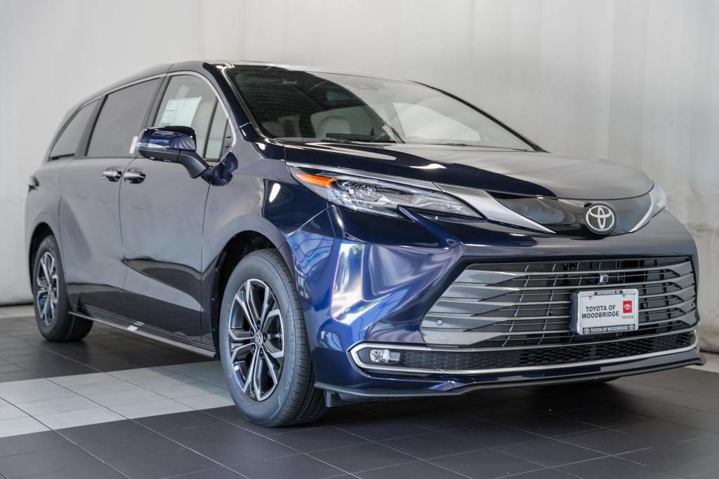 New 2026 Toyota Sienna Platinum