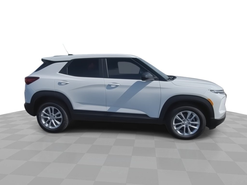 New 2026 Chevrolet TrailBlazer LS w/ LS Convenience Package FWD image 9
