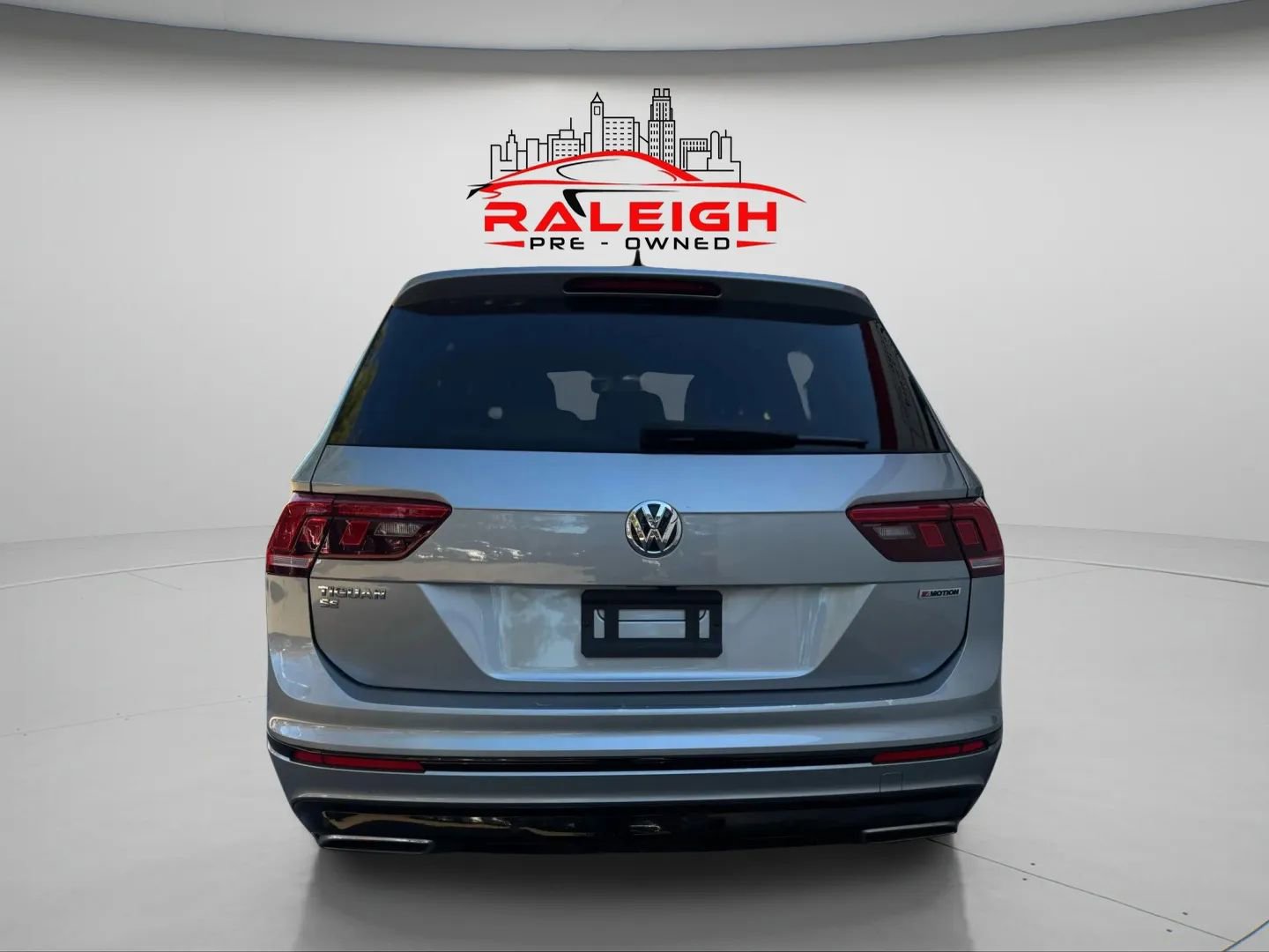 Used 2021 Volkswagen Tiguan SE R-Line w/ 3rd Row Seat Package image 11