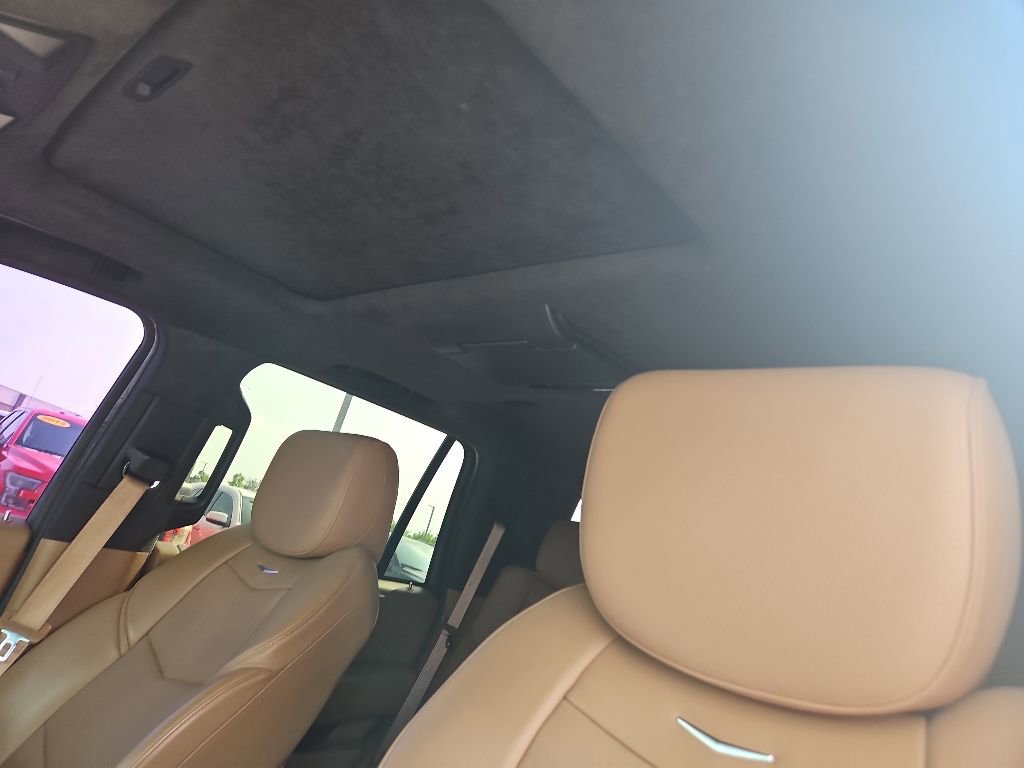 Used 2017 Cadillac Escalade Platinum AWD/4WD image 16