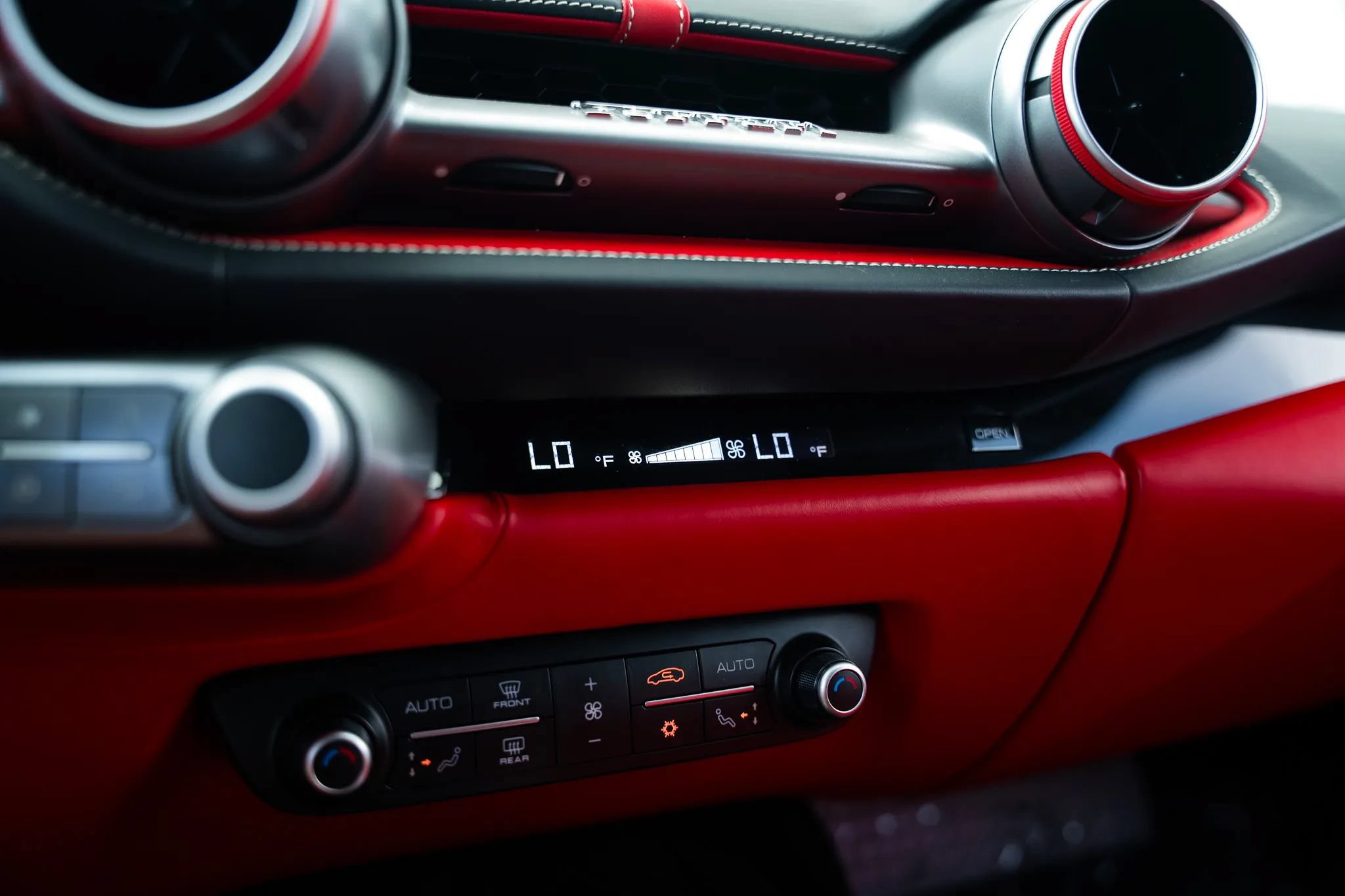 Used 2019 Ferrari 812 Superfast RWD image 51