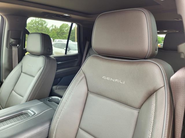 Used 2023 GMC Yukon Denali w/ LPO, Floor Liner Package image 32