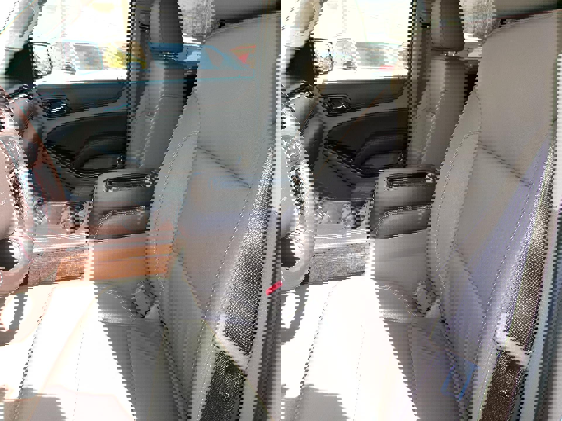 Used 2017 Chevrolet Tahoe LT w/ LT Signature Package image 8