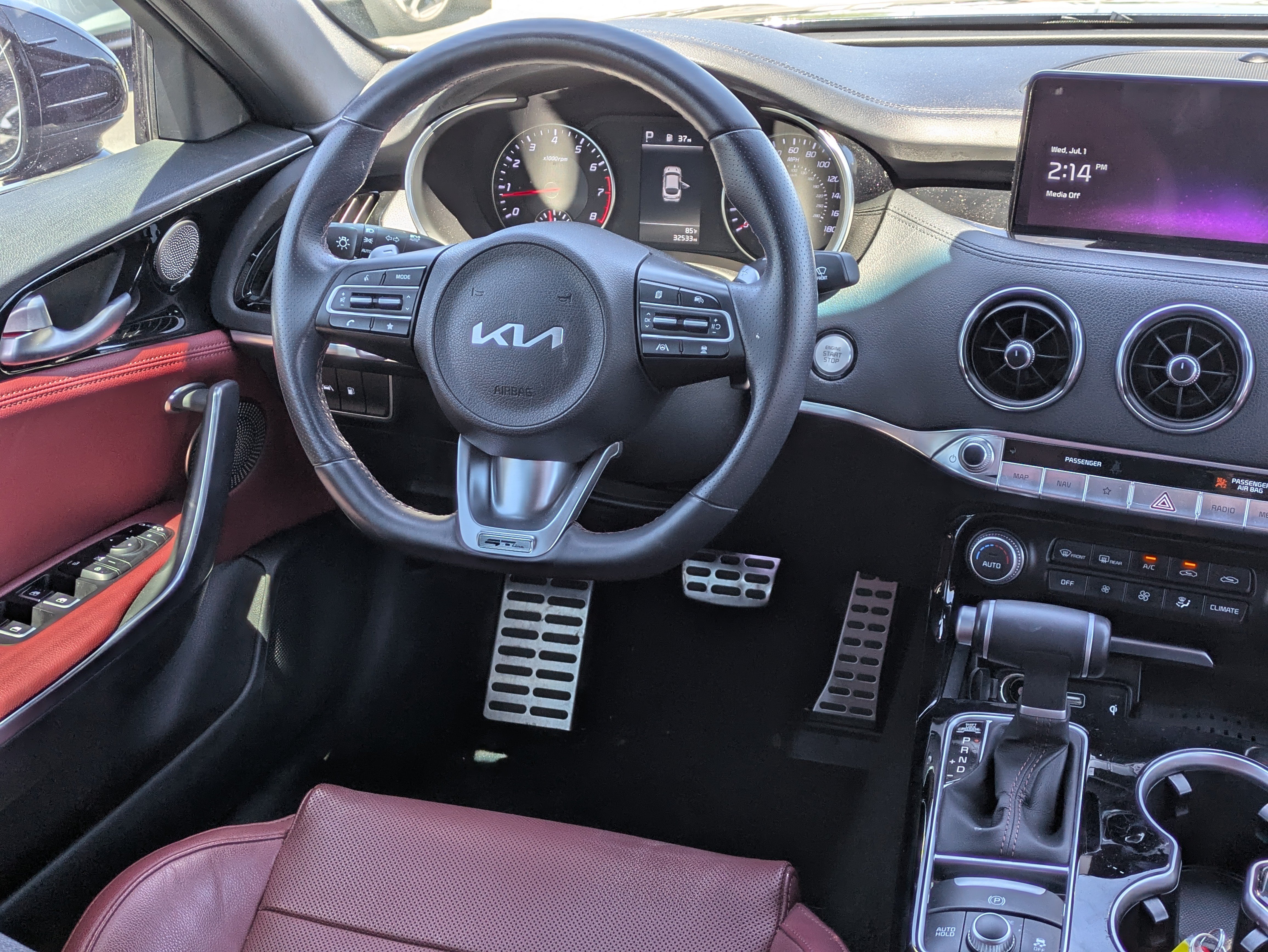 Used 2023 Kia Stinger GT-Line w/ Sun & Sound Package RWD image 15