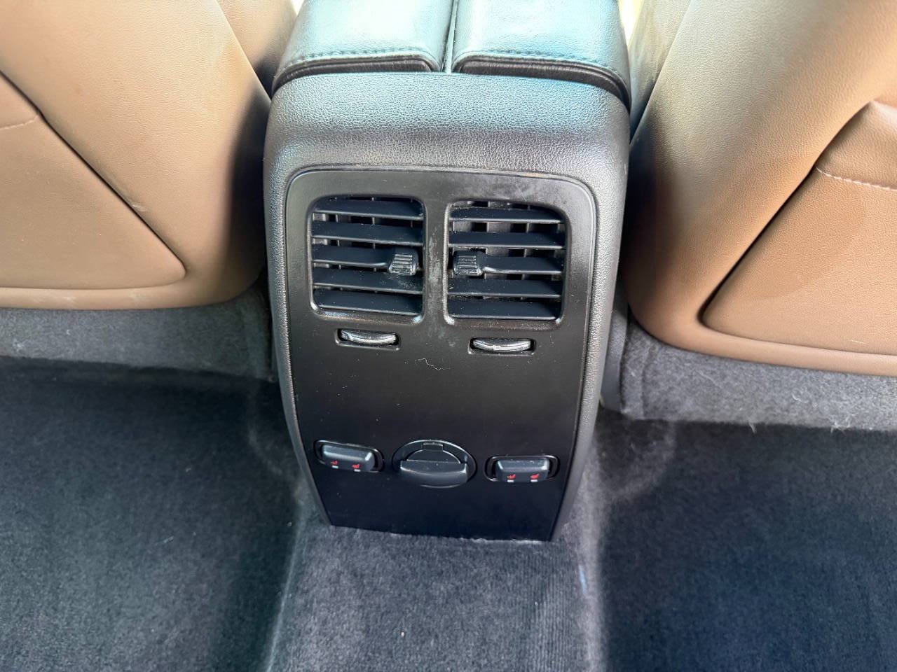 Used 2013 Lincoln MKS AWD image 41