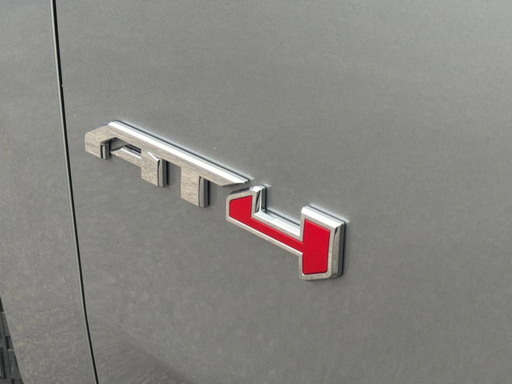 New 2026 GMC Yukon AT4 Ultimate AWD/4WD image 12