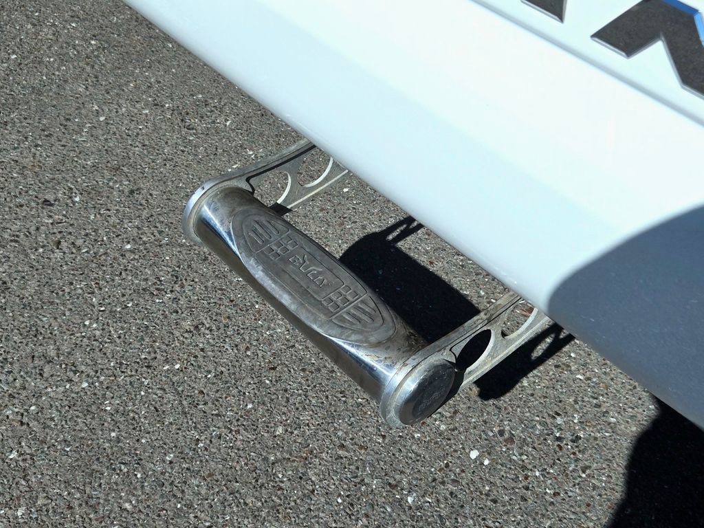 Used 2018 Nissan Titan SV image 10