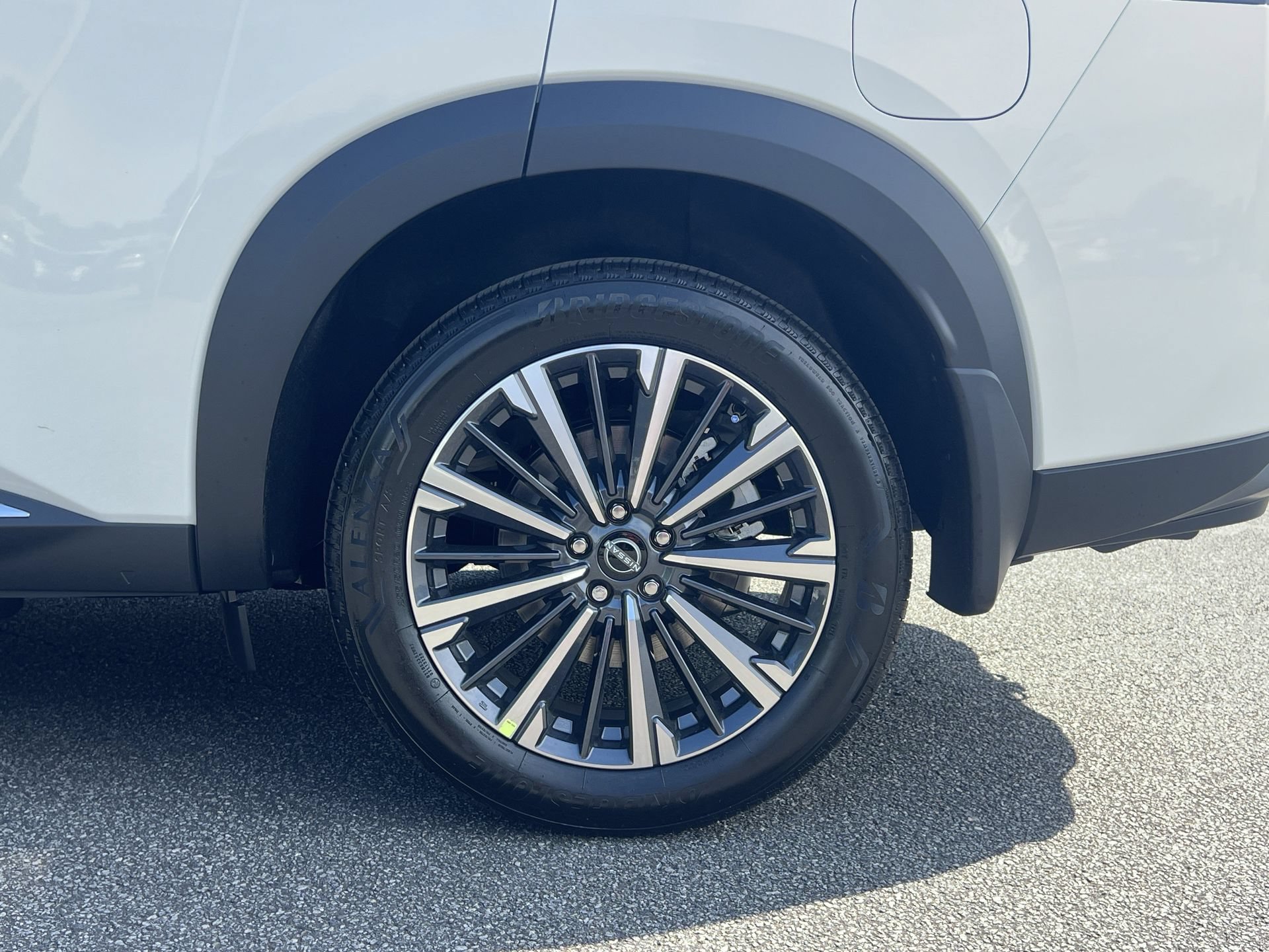 New 2026 Nissan Pathfinder Platinum FWD image 29