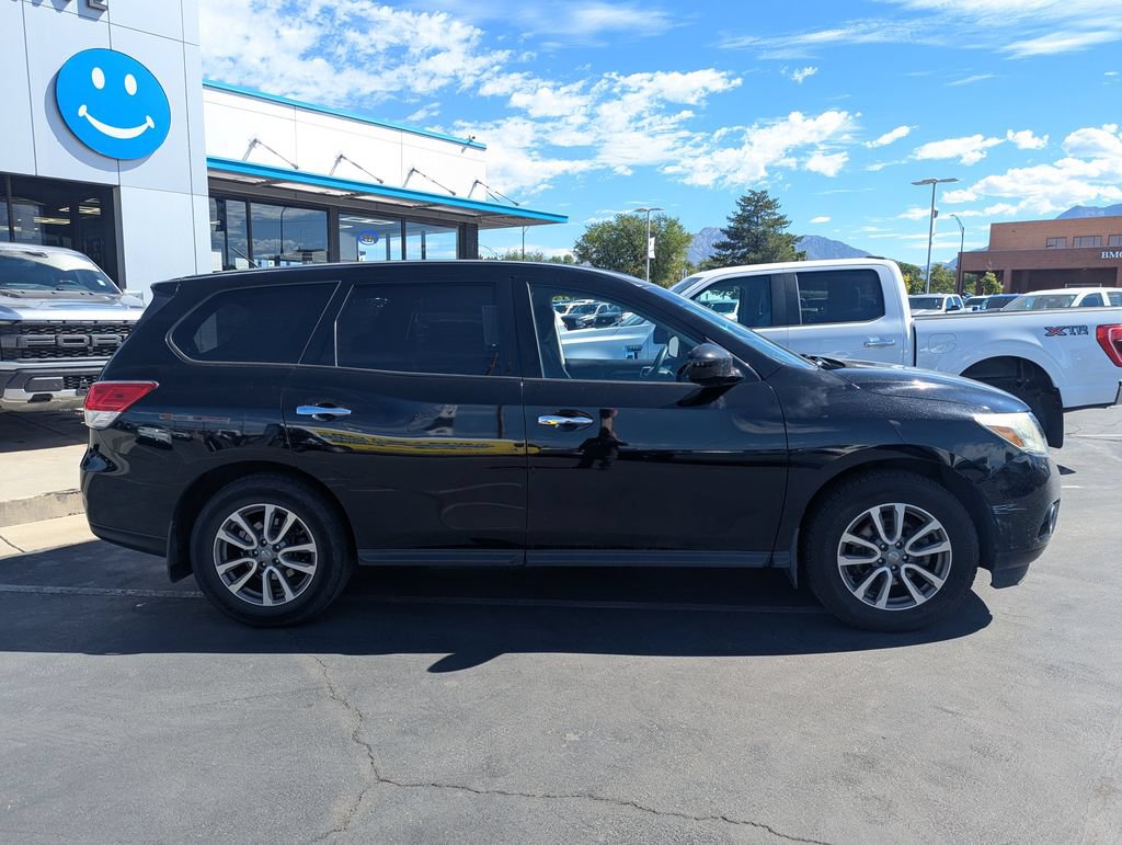 Used 2014 Nissan Pathfinder S FWD image 2