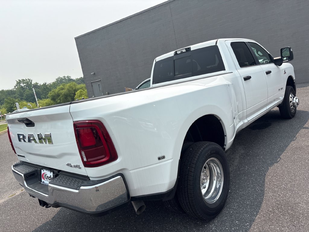 New 2026 RAM 3500 Big Horn AWD/4WD image 31