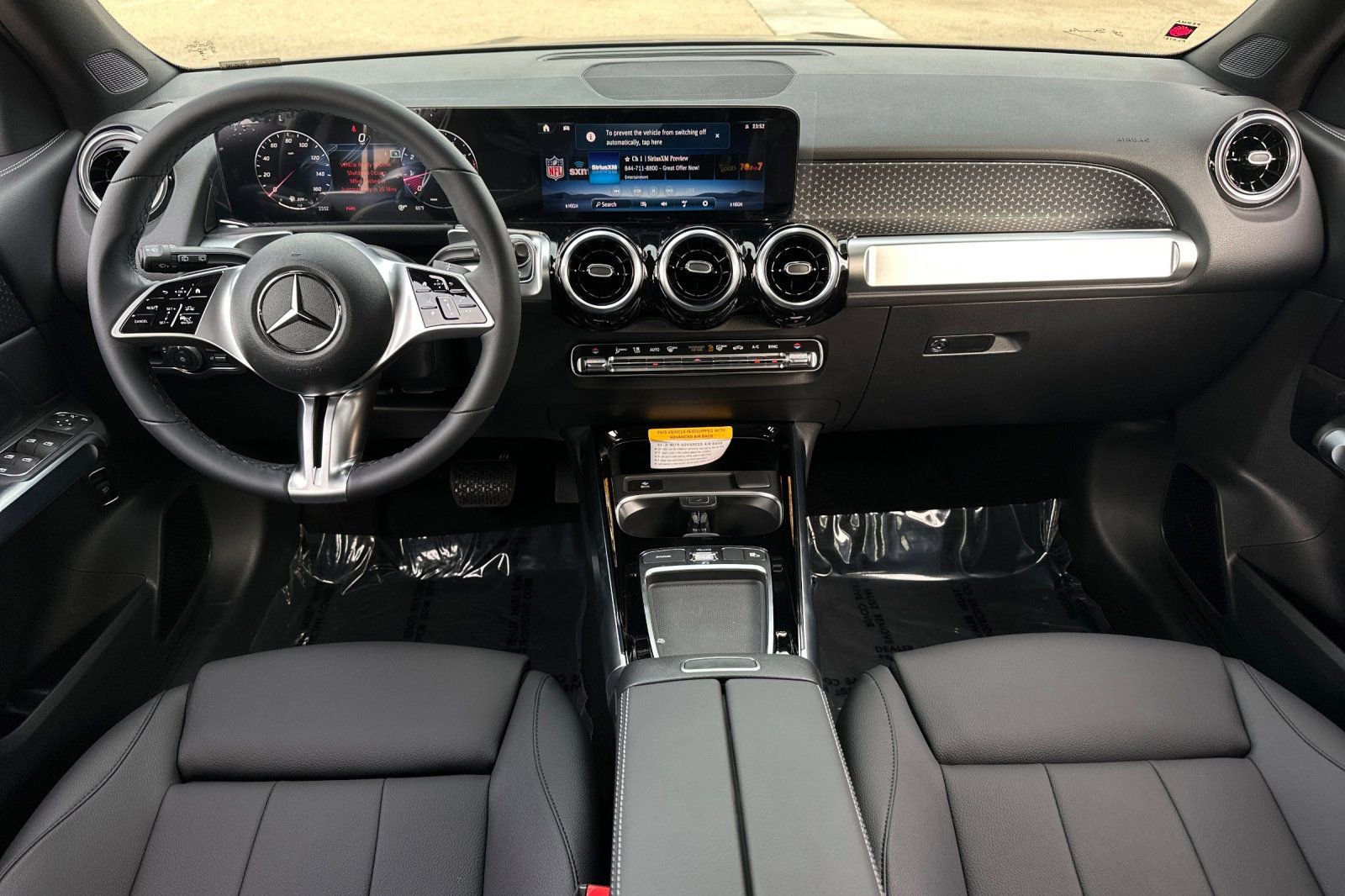 New 2026 Mercedes-Benz GLB 250 image 2