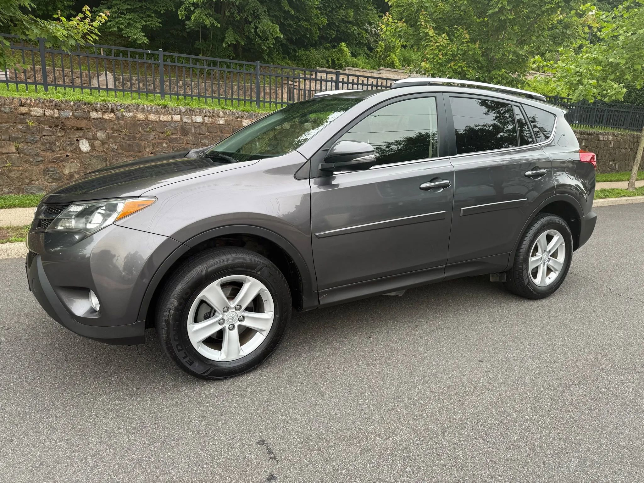 Used 2013 Toyota RAV4 XLE image 3