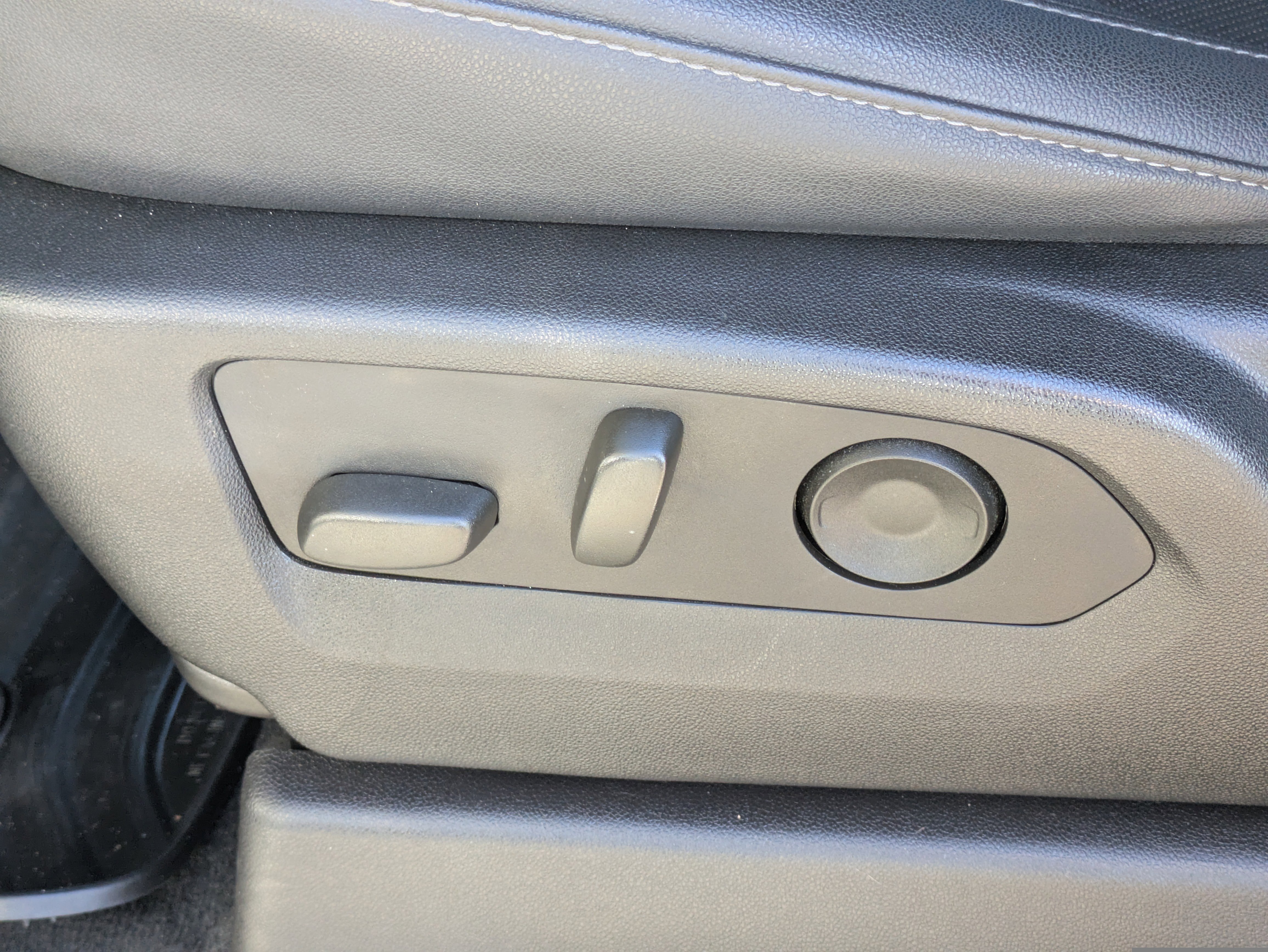 Used 2024 Chevrolet Silverado 1500 LTZ w/ Technology Package image 21