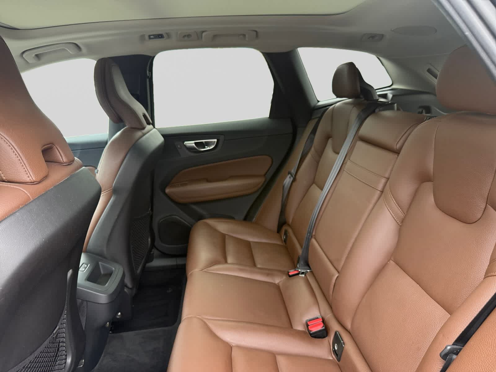 Used 2019 Volvo XC60 T5 Momentum w/ Protection Package AWD/4WD image 17
