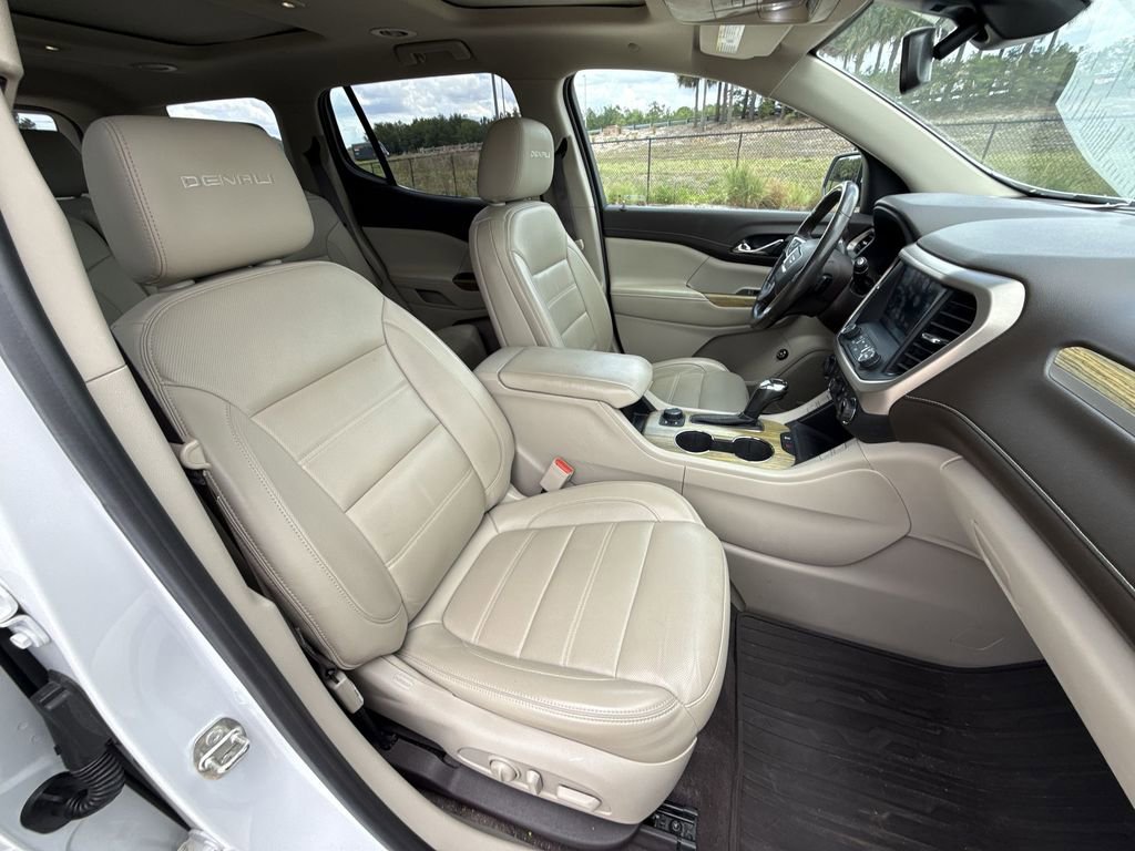 Used 2019 GMC Acadia Denali image 16