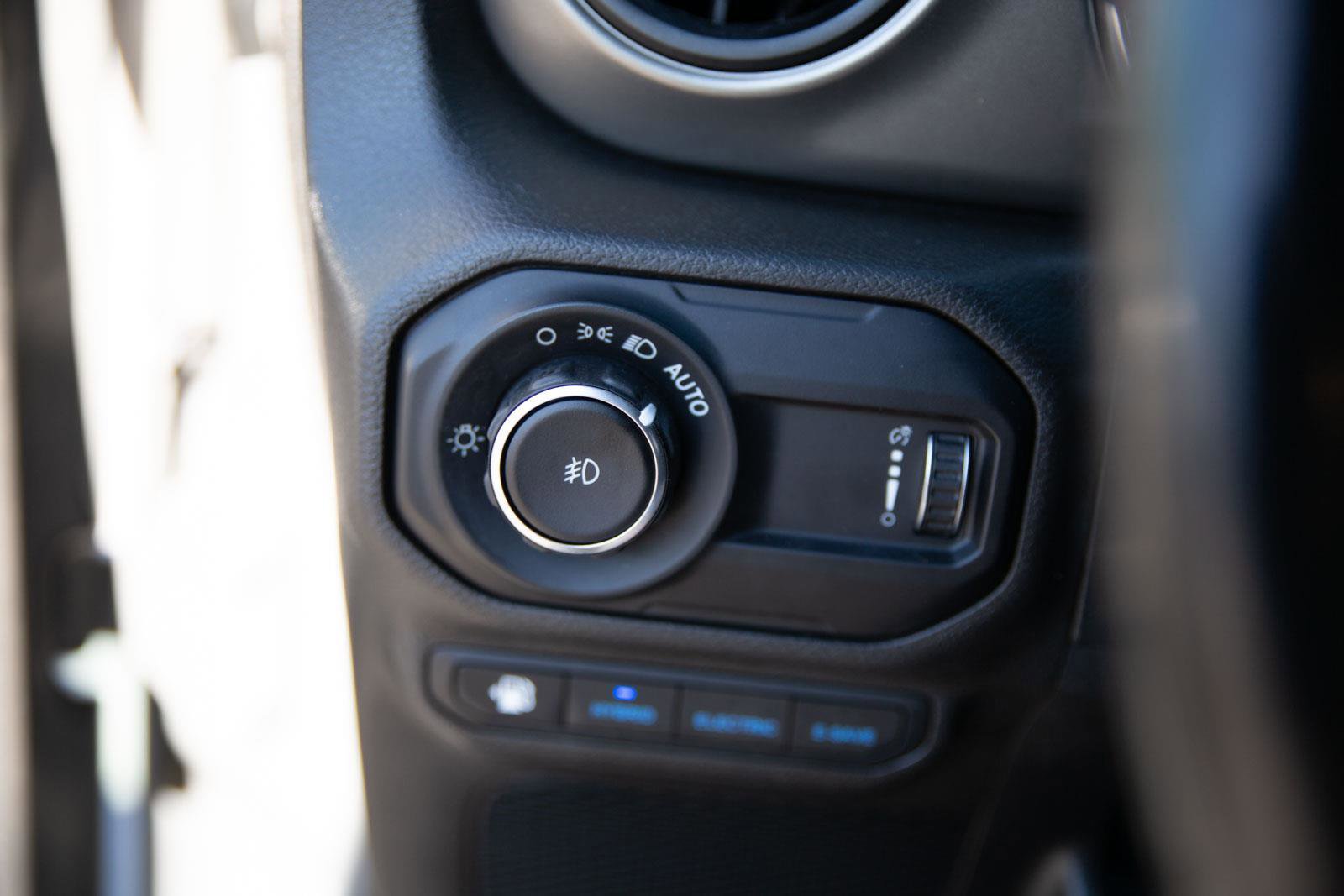 Used 2023 Jeep Wrangler Unlimited w/ Cold Weather Group AWD/4WD image 19