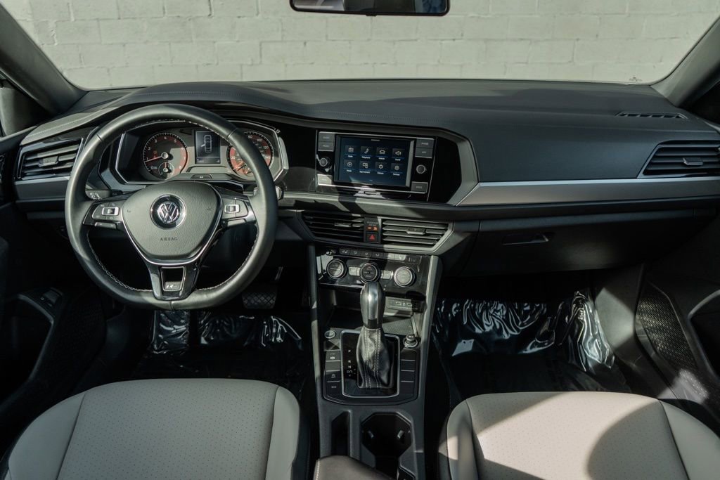 Used 2021 Volkswagen Jetta R-Line w/ R-Line Cold Weather Package image 19