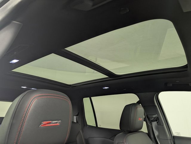 Used 2025 Chevrolet Traverse Z71 image 25