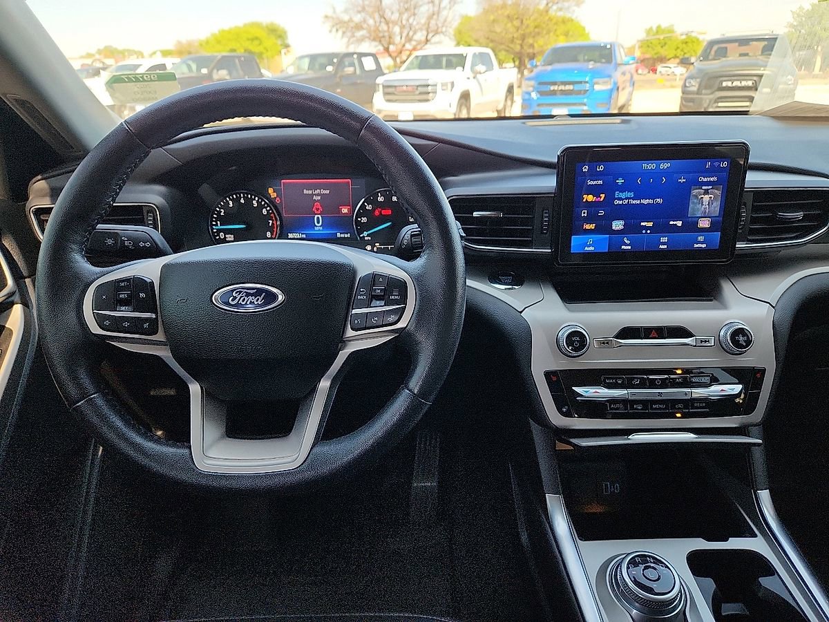Used 2022 Ford Explorer XLT w/ Equipment Group 202A AWD/4WD image 6