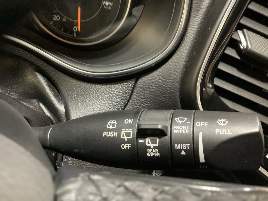 Used 2019 Jeep Cherokee Limited image 28