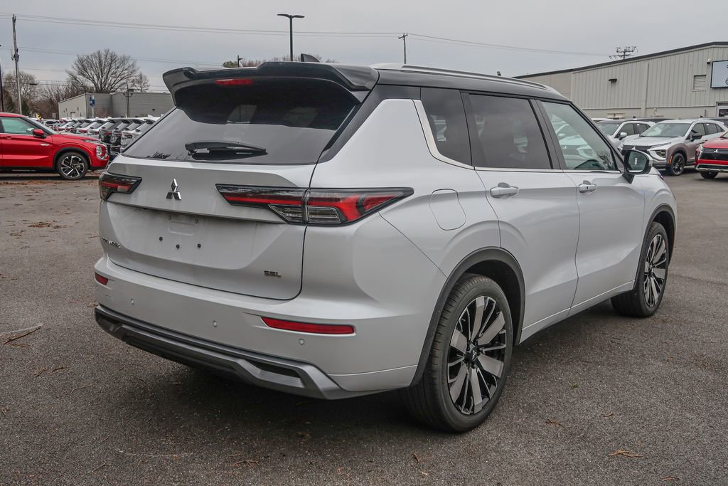 New 2026 Mitsubishi Outlander SEL image 10