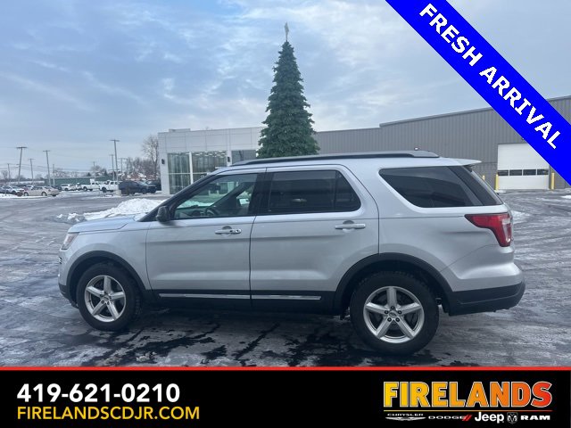 Used 2019 Ford Explorer XLT image 17