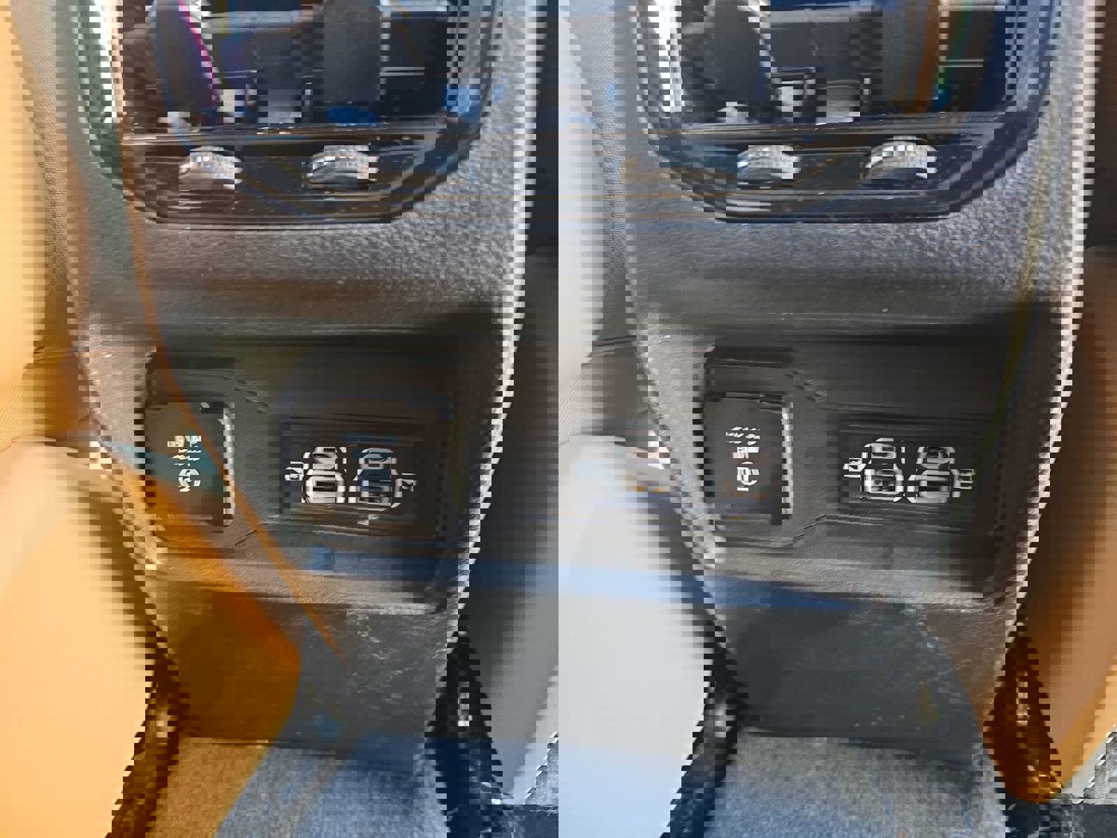 Used 2023 Jeep Grand Cherokee Summit image 13