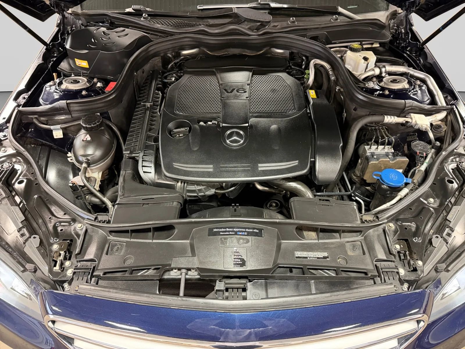 Used 2015 Mercedes-Benz E 350 E 350 4MATIC Sedan 4D w/ Premium 1 Package image 27