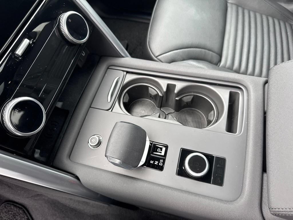 New 2026 Land Rover Discovery S AWD/4WD image 13