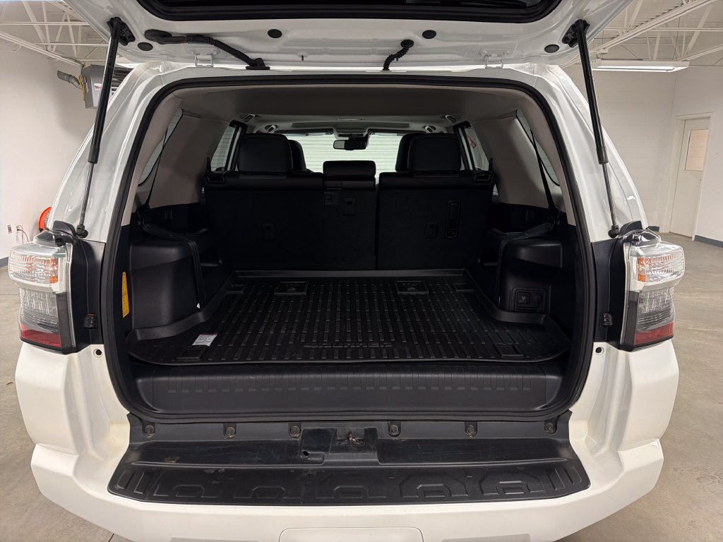 Used 2024 Toyota 4Runner SR5 Premium w/ Moonroof Package AWD/4WD image 19