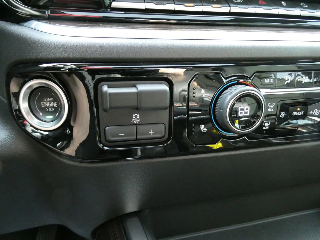 Certified 2025 Chevrolet Silverado 1500 RST image 29