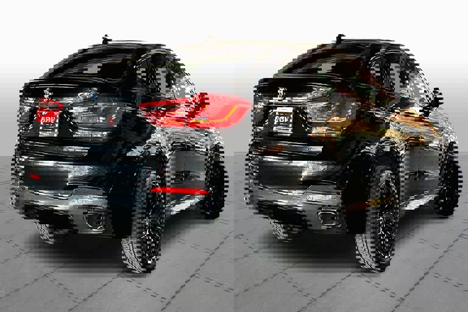 Used 2018 BMW X6 xDrive35i w/ M Sport Package image 12