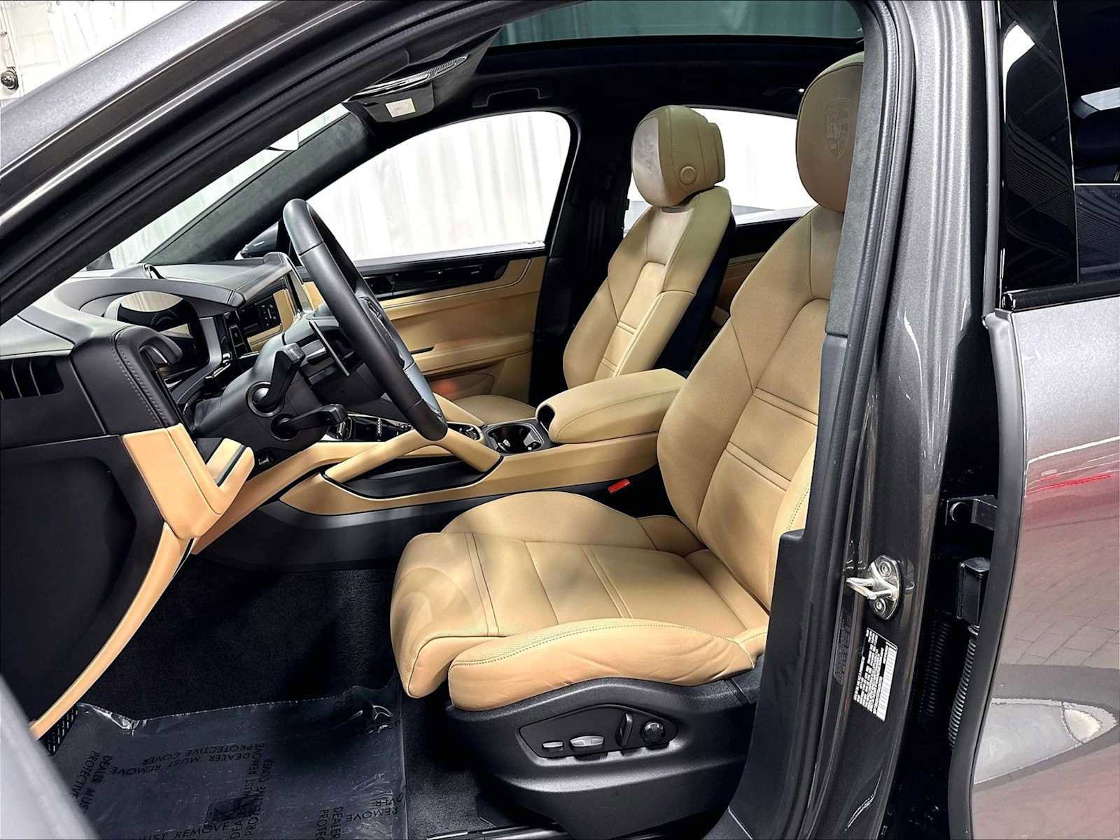 Used 2026 Porsche Cayenne Coupe AWD/4WD image 7
