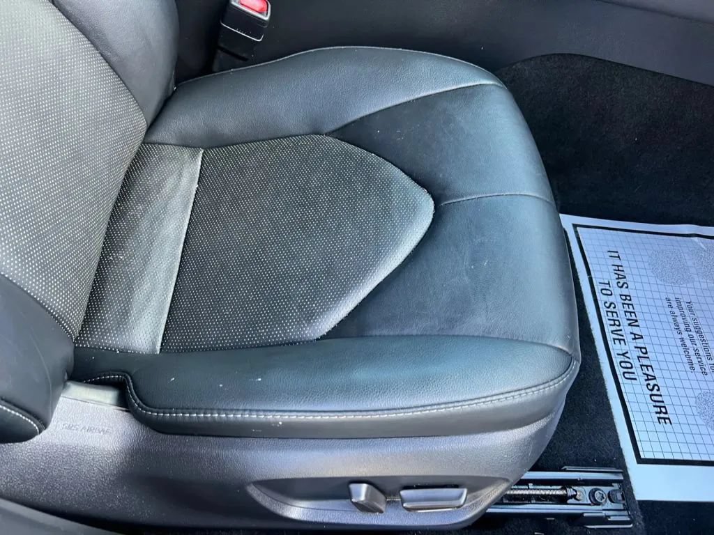 Used 2018 Toyota Camry XSE FWD image 15