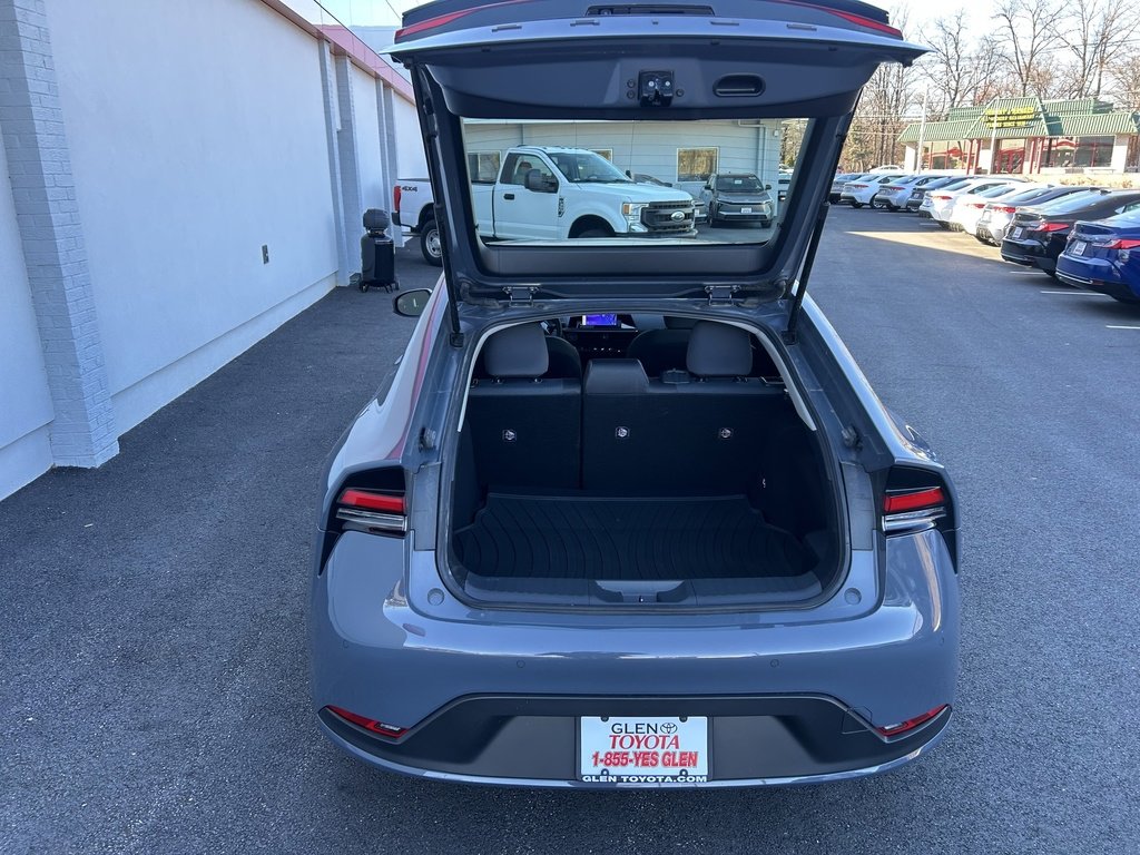 Used 2024 Toyota Prius LE image 11