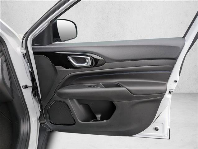 New 2026 Jeep Compass Latitude image 26