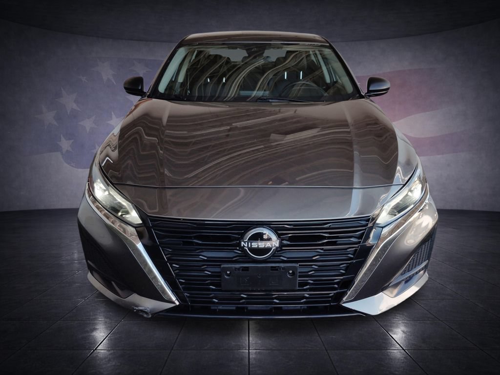 Used 2024 Nissan Altima 2.5 S FWD image 8