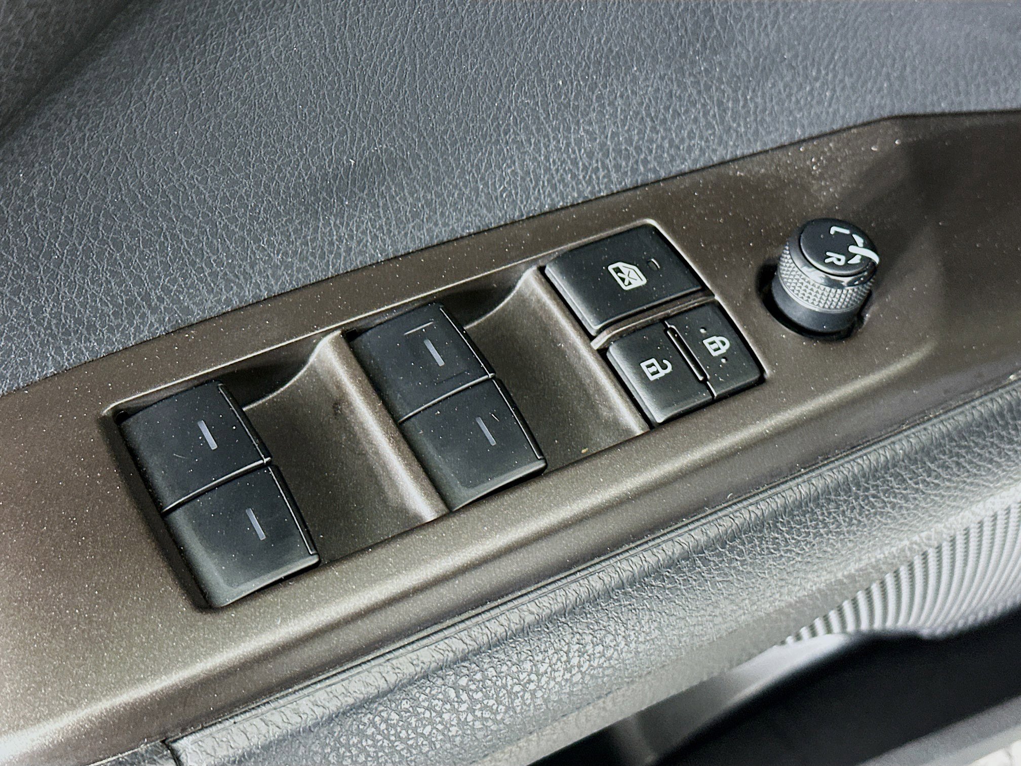 Used 2023 Toyota Camry SE FWD image 15