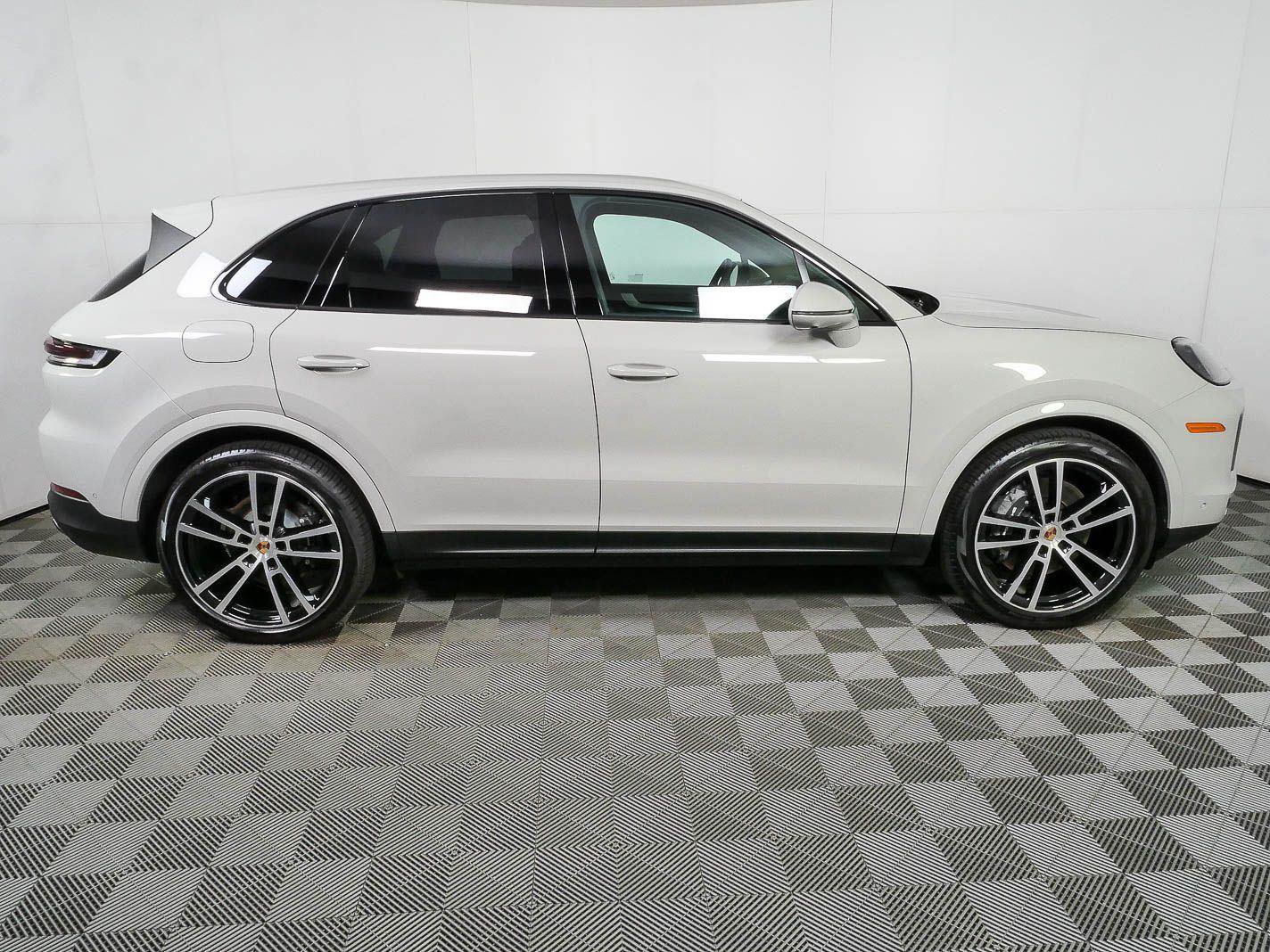 New 2026 Porsche Cayenne AWD/4WD image 29