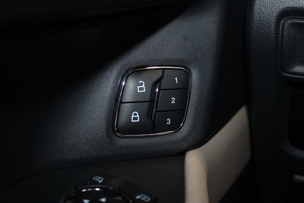 Used 2024 Ford Expedition Limited image 46