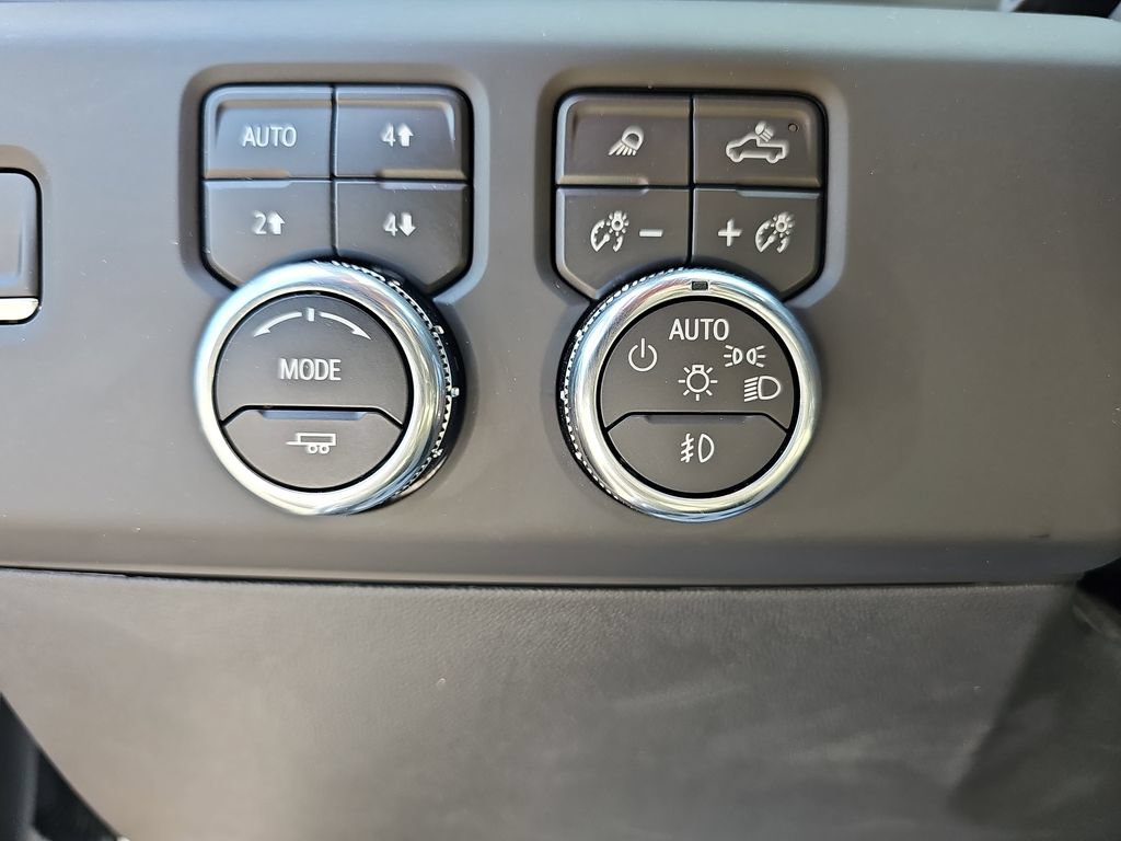 Used 2024 GMC Sierra 1500 AT4 w/ Technology Package AWD/4WD image 30