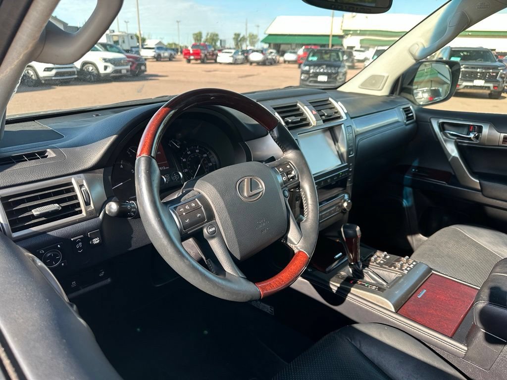 Used 2014 Lexus GX 460 Luxury AWD/4WD image 2