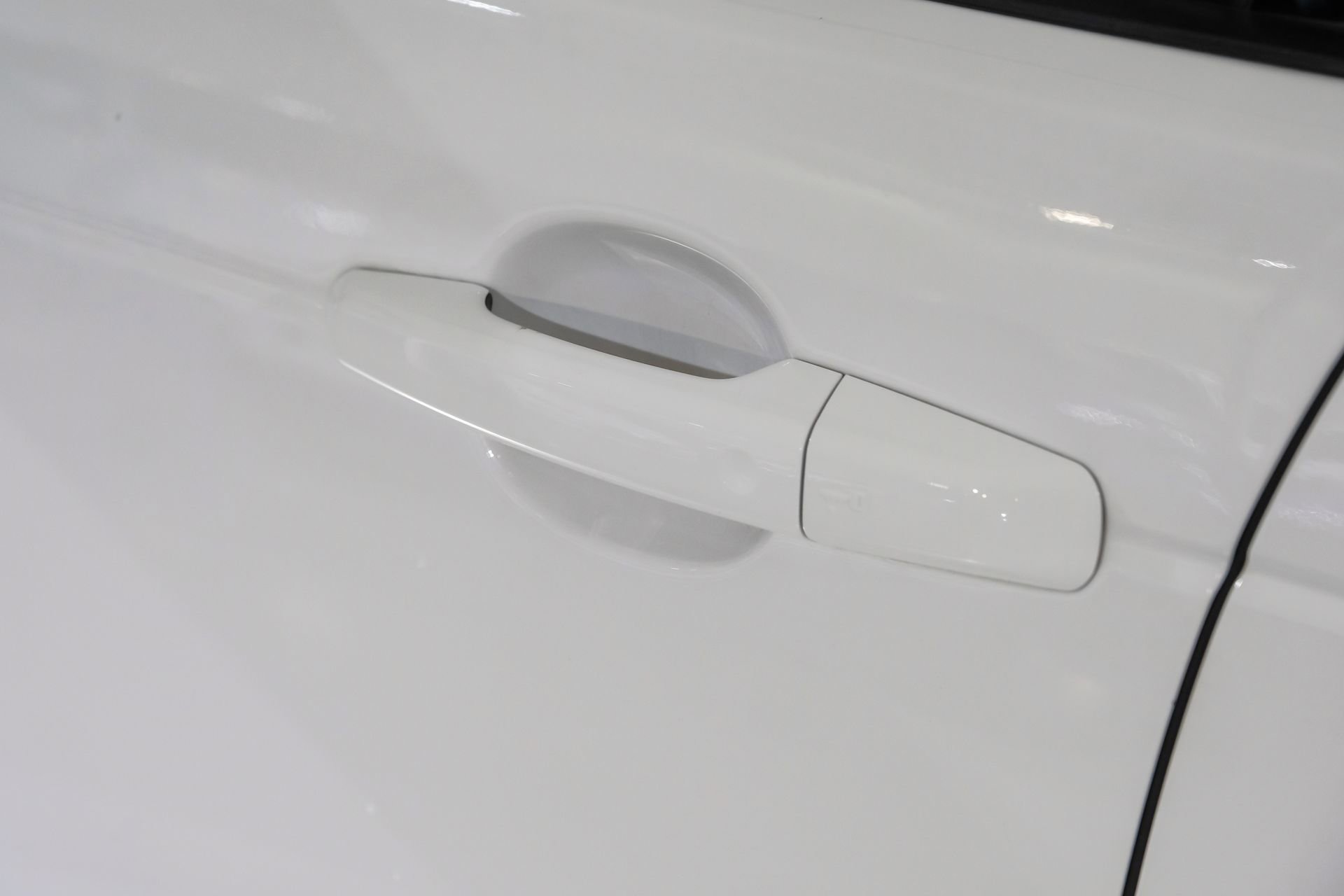 Used 2023 Land Rover Discovery S R-Dynamic image 44