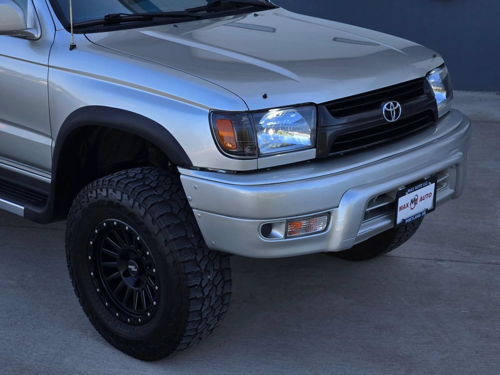 Used 2000 Toyota 4Runner SR5 w/ Upgrade Value Pkg 4 AWD/4WD image 28