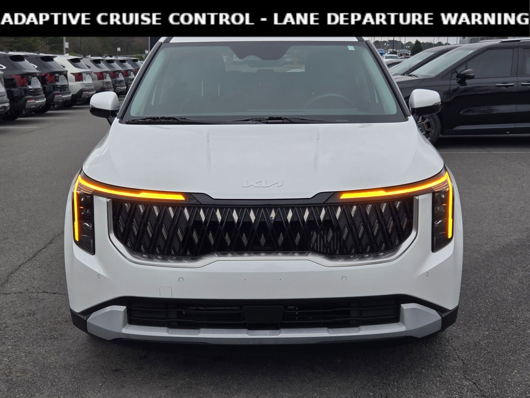 Certified 2025 Kia Carnival LXS image 2