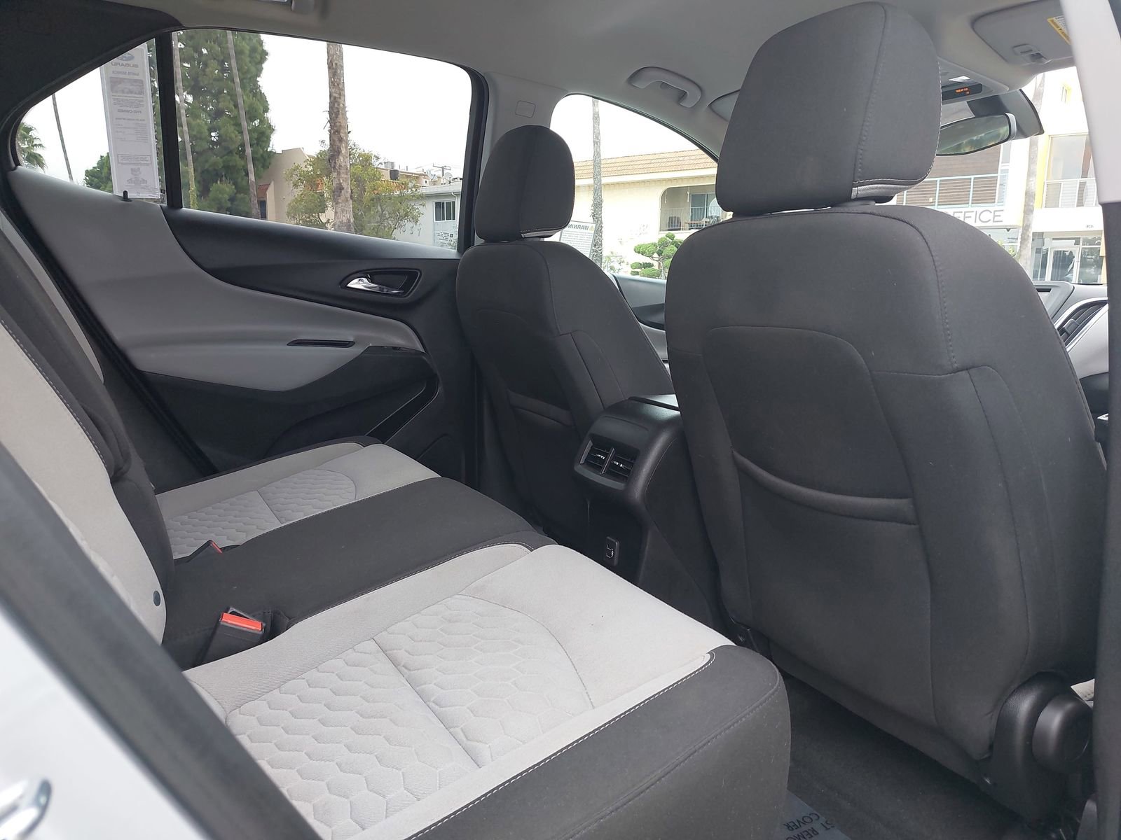 Used 2019 Chevrolet Equinox LS w/ LS Convenience Package FWD image 11