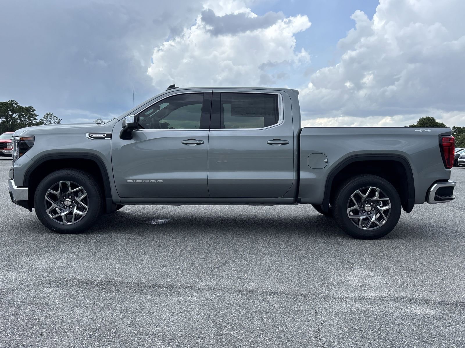 New 2025 GMC Sierra 1500 SLE w/ Preferred Package image 27