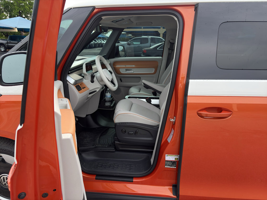 Used 2025 Volkswagen ID. Buzz Pro S Plus AWD/4WD image 12